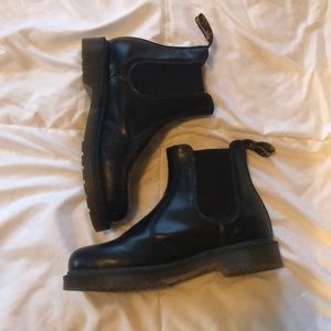 Dr martens size 7 black Chelsea boots